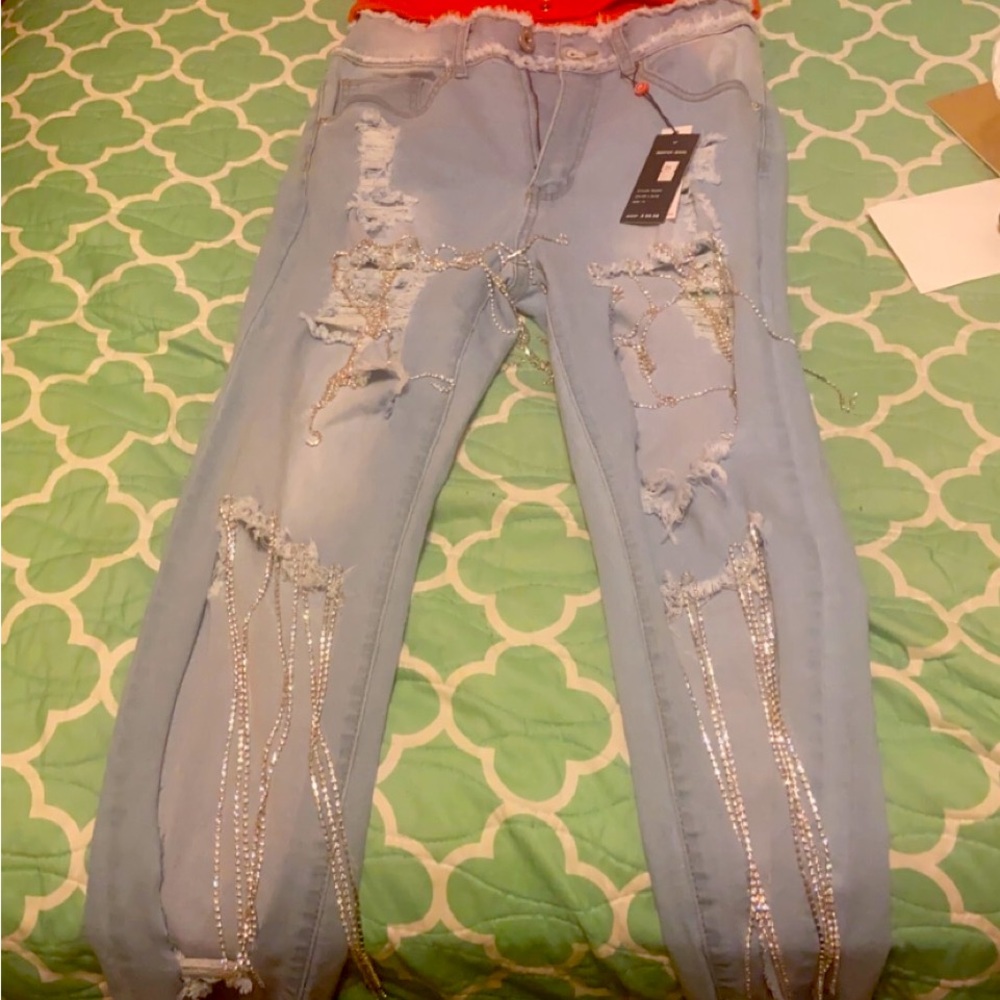 Distressed/Dangled Jeans